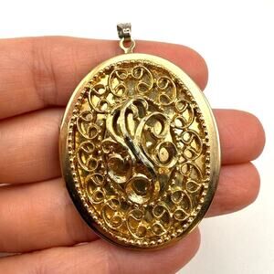Vintage SARAH COVENTRY Large Gold Tone Photo Locket Filigree